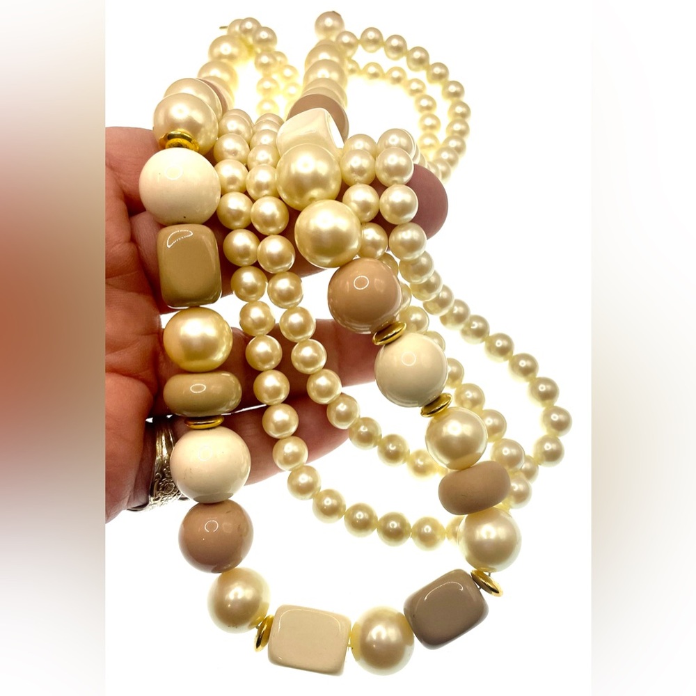 3 for $30 VTG Multistrand Beaded Acrylic & Faux Pearl Necklace Choker Gold Tone - Picture 2 of 6